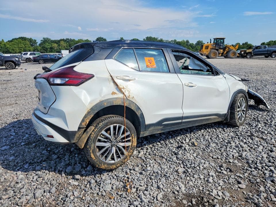 2023 NISSAN KICKS SR 3