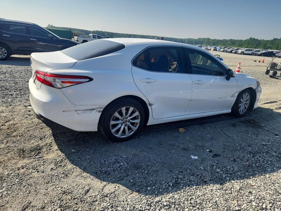 2018 TOYOTA CAMRY LE 3
