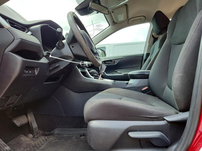 2019 TOYOTA RAV4 LE 7