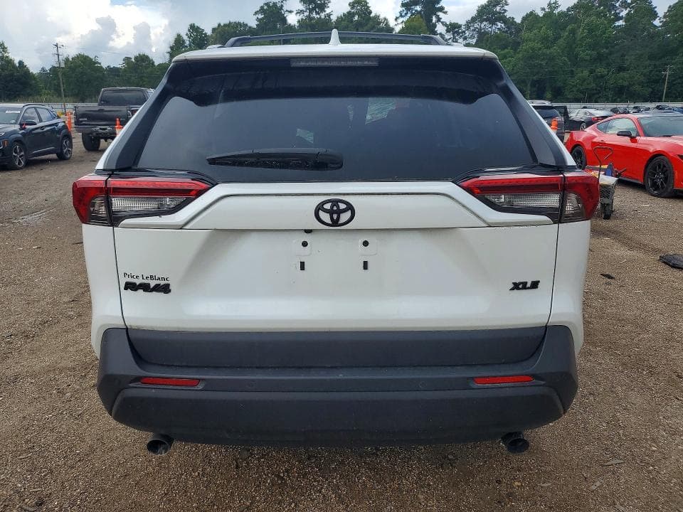 2024 TOYOTA RAV4 XLE PREMIUM 6