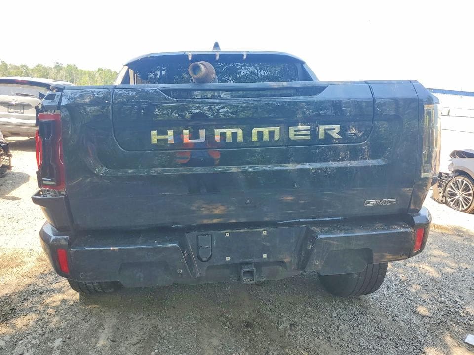 2025 GMC HUMMER 3X 6