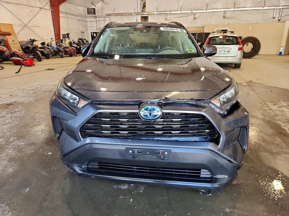 2020 TOYOTA RAV4 LE 5