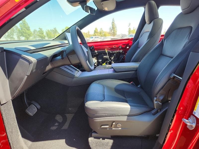 2026 TESLA MODEL Y 7