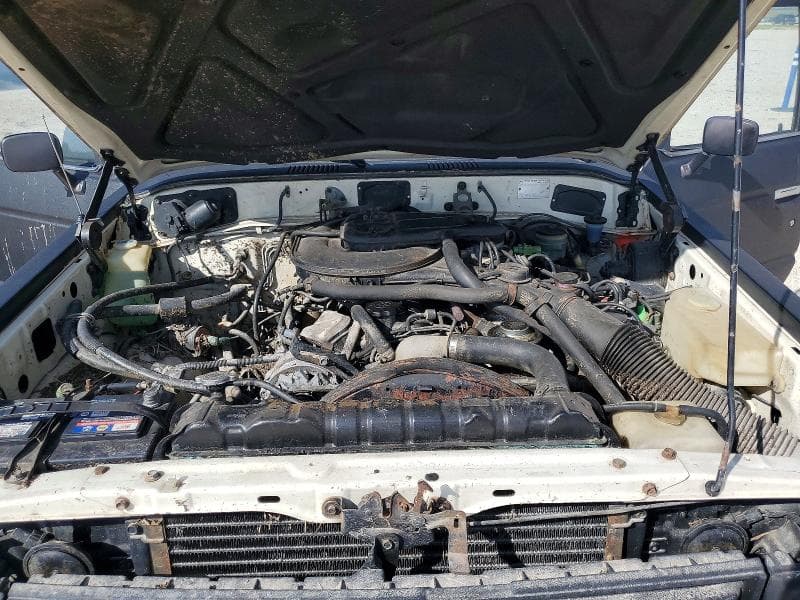 1985 TOYOTA LAND CRUISER FJ60 12