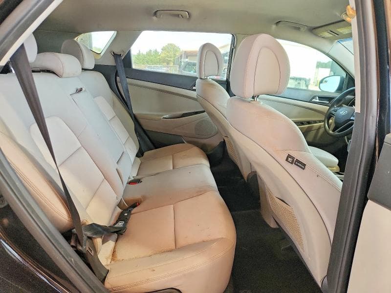 2017 HYUNDAI TUCSON SE 11