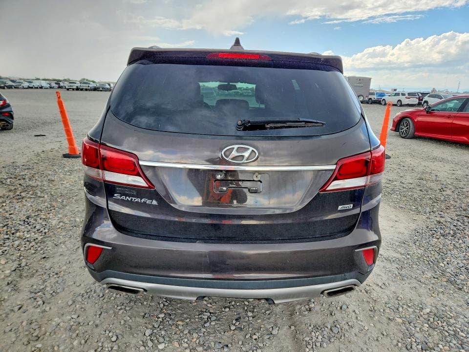 2017 HYUNDAI SANTA FE SE 6