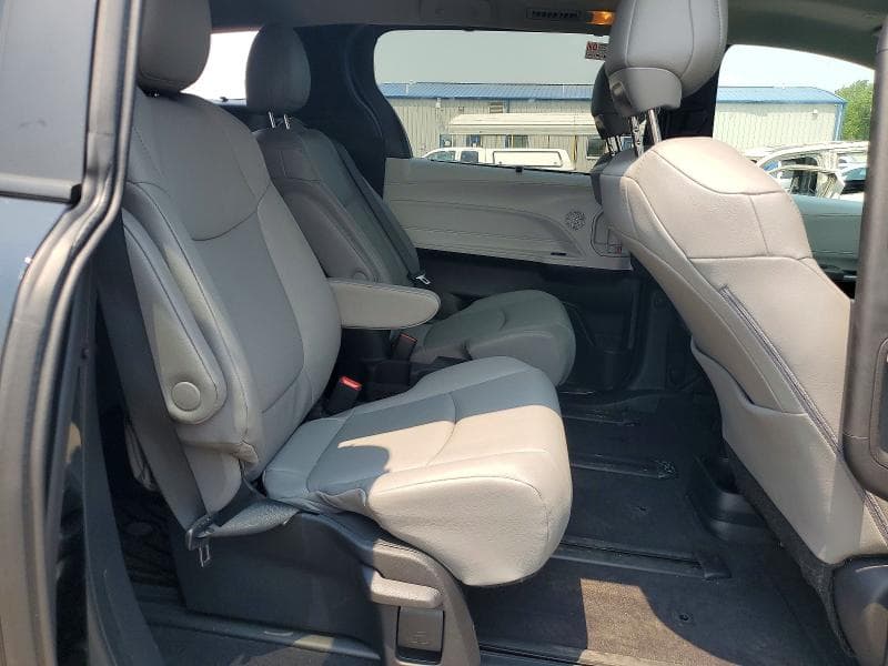 2026 TOYOTA SIENNA XLE 7-PASSENGER 11