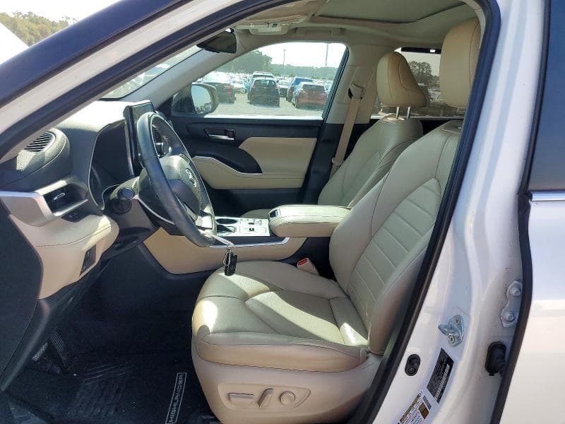 2023 TOYOTA HIGHLANDER XLE 7