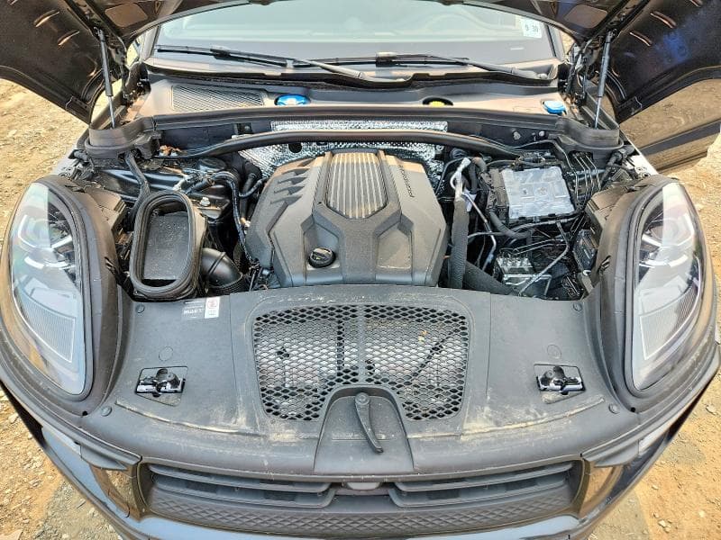 2026 PORSCHE MACAN BASE 12