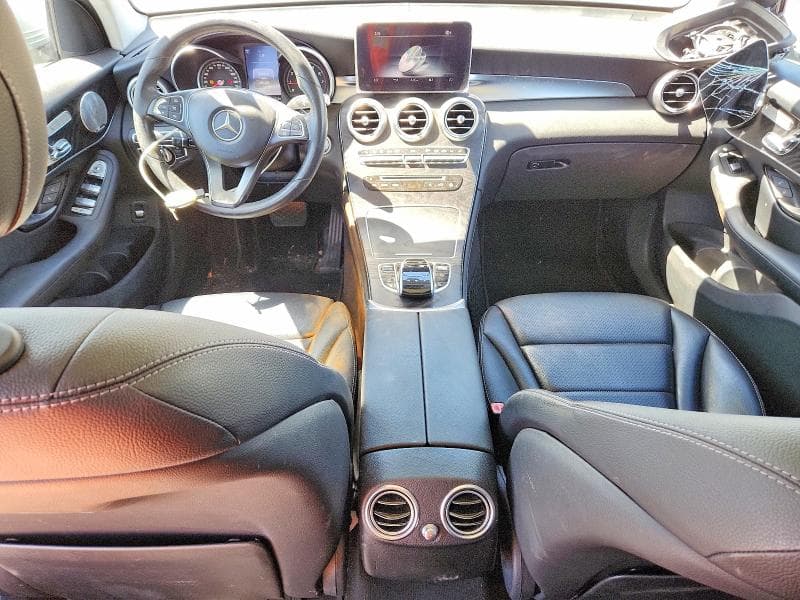 2017 MERCEDES-BENZ GLC 300 300 8