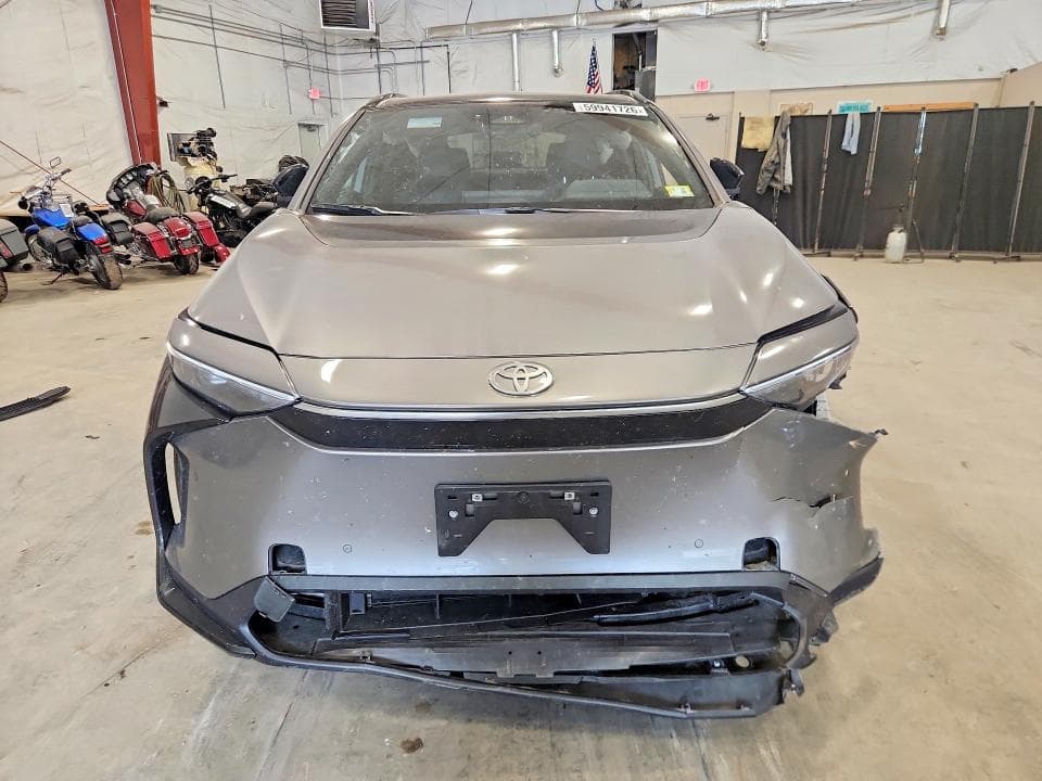 2025 TOYOTA BZ4X XLE 5