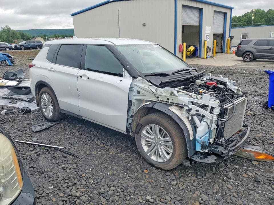 2024 MITSUBISHI OUTLANDER ES 4