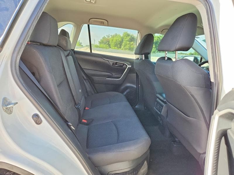 2020 TOYOTA RAV4 LE 10