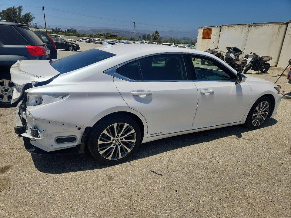 2019 LEXUS ES 300H 3