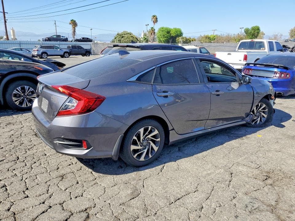 2017 HONDA CIVIC EX 3