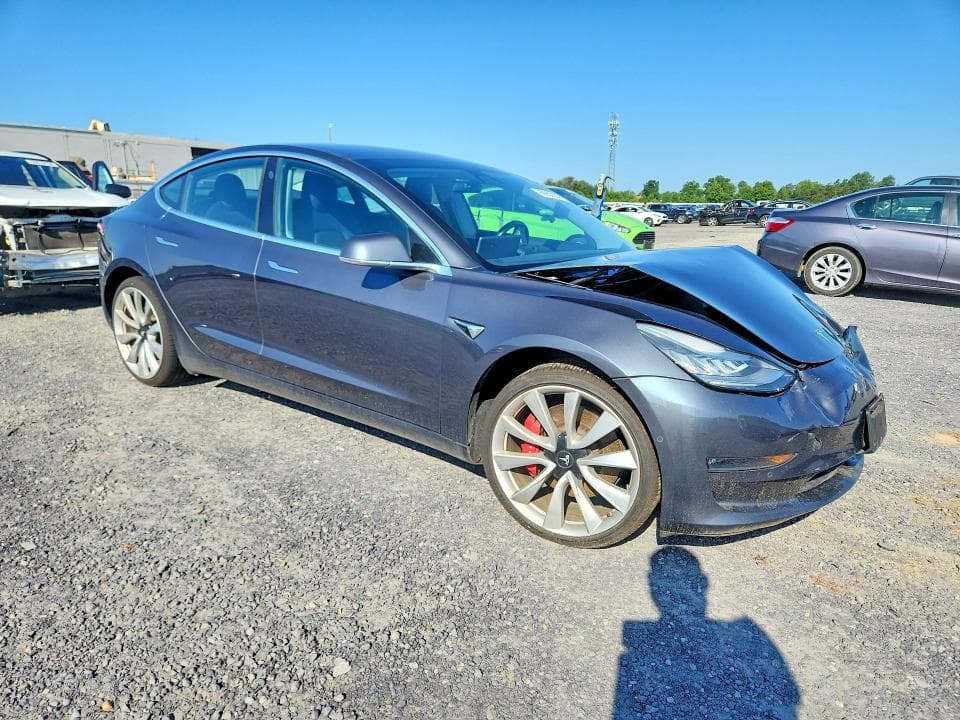 2018 TESLA MODEL 3 4
