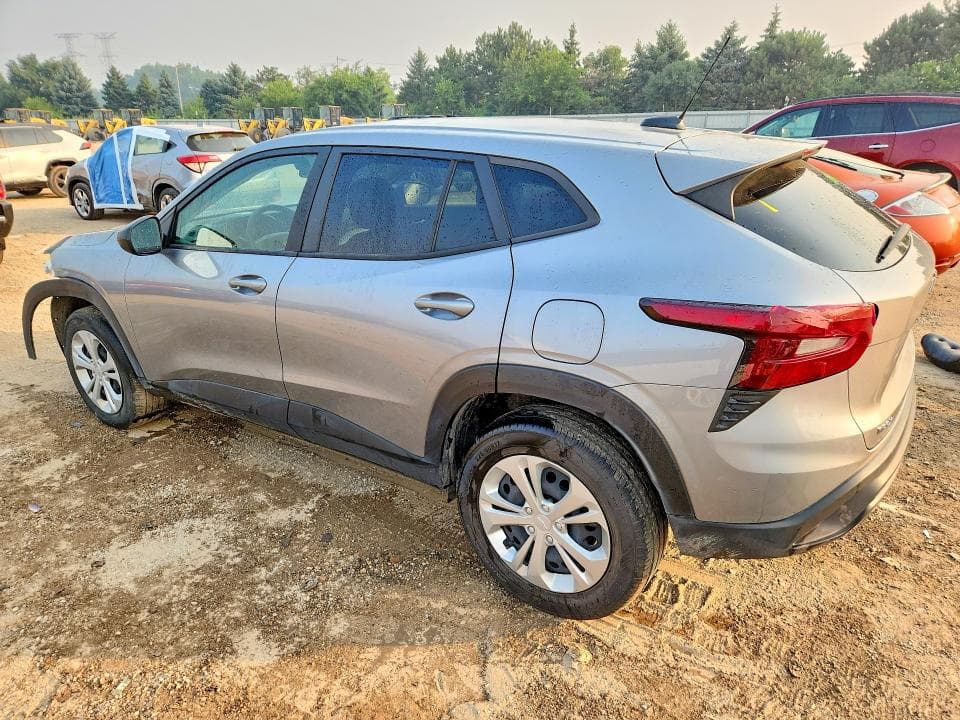 2024 CHEVROLET TRAX LS 2