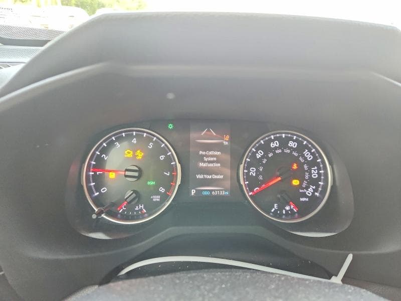 2019 TOYOTA RAV4 XLE 9