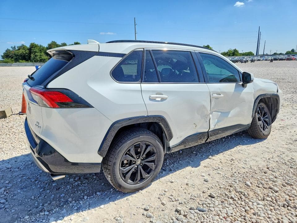 2022 TOYOTA RAV4 SE 3