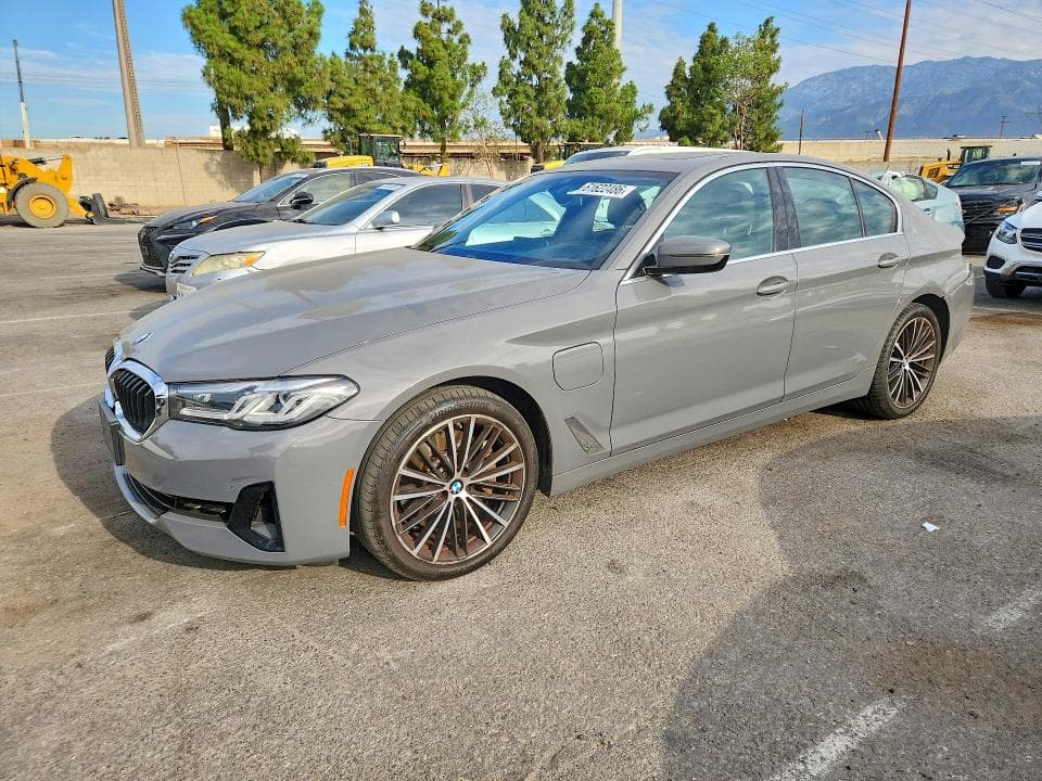 2021 BMW 530E - 1