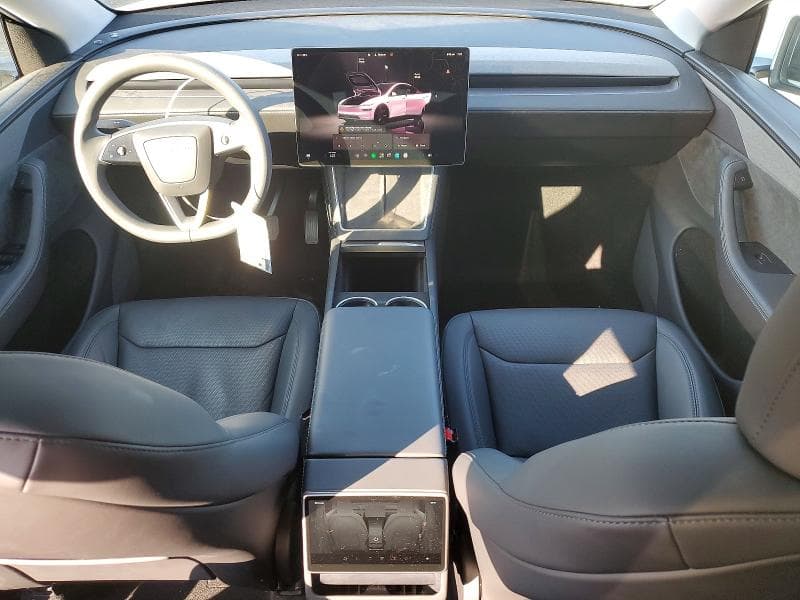 2026 TESLA MODEL Y 8
