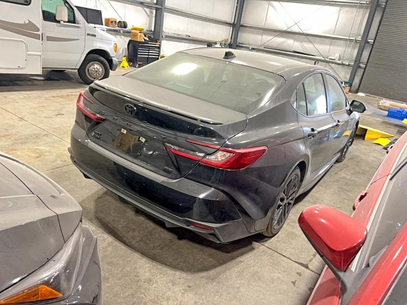 2025 TOYOTA CAMRY SE 4