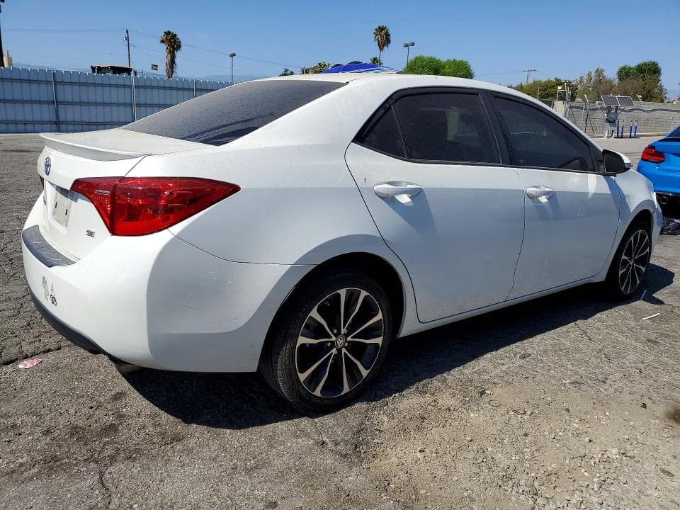 2017 TOYOTA COROLLA SE 3