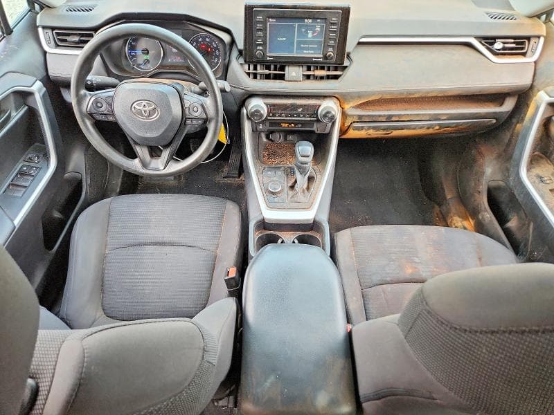 2020 TOYOTA RAV4 LE 8