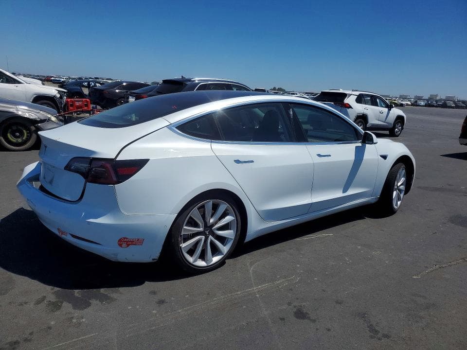 2018 TESLA MODEL 3 3