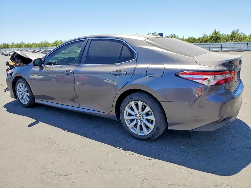 2019 TOYOTA CAMRY LE 2