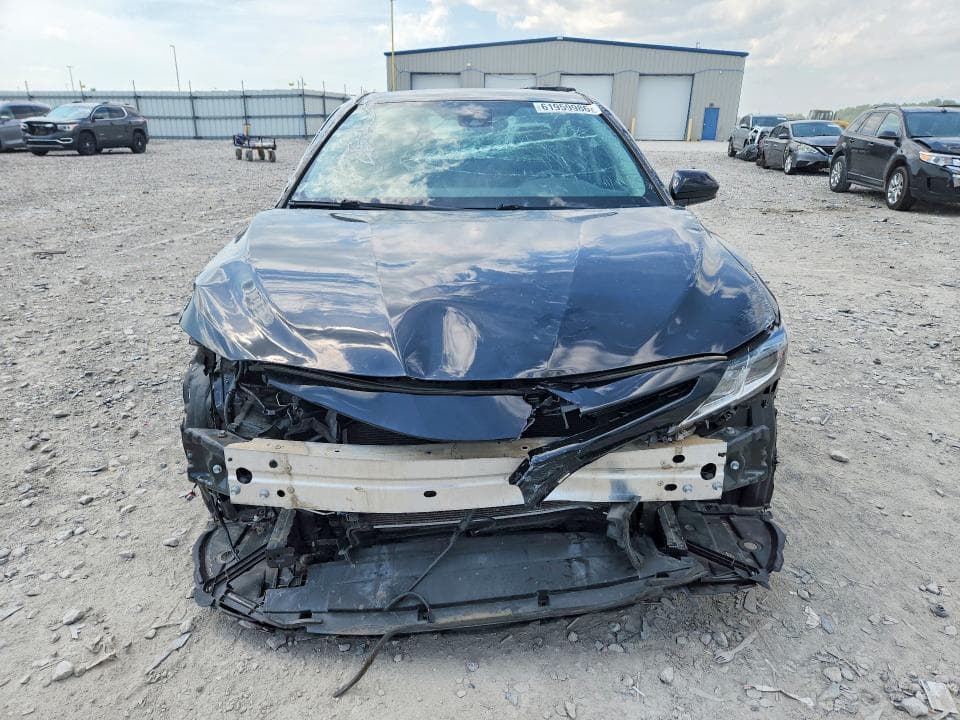 2019 TOYOTA CAMRY SE 5
