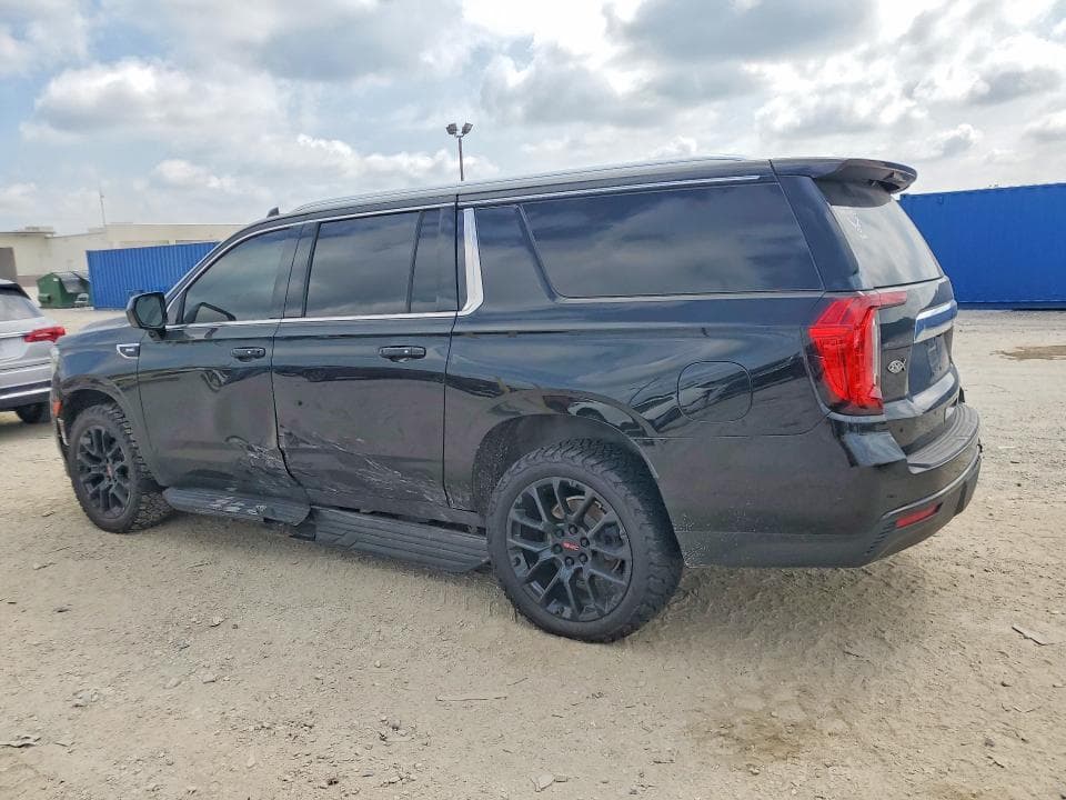 2022 GMC YUKON XL K1500 SLE 2