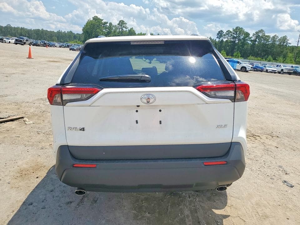 2025 TOYOTA RAV4 XLE 6