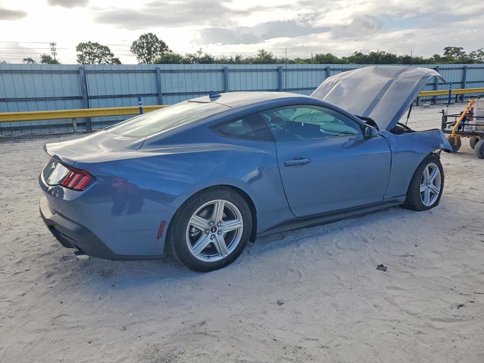 2026 FORD MUSTANG 3