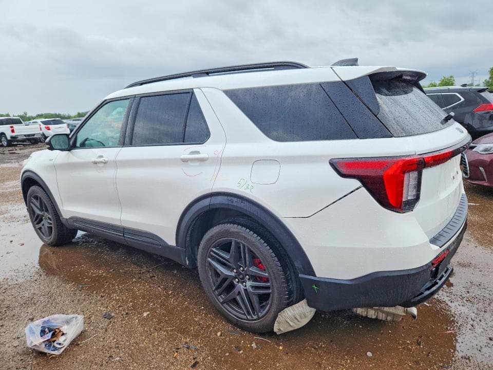 2025 FORD EXPLORER ST-LINE 2