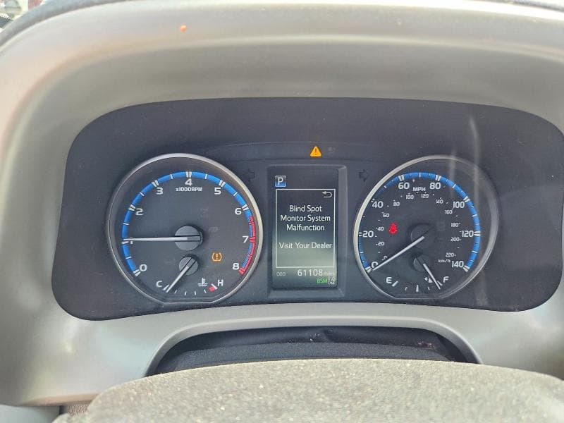 2018 TOYOTA RAV4 XLE 9