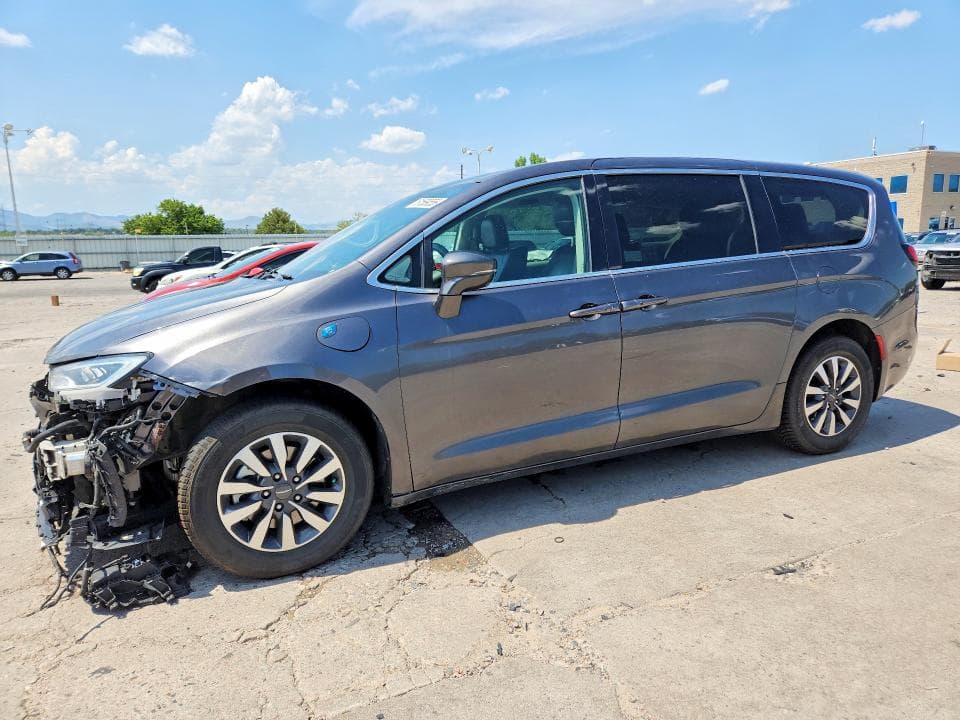 2022 CHRYSLER PACIFICA HYBRID TOURING L