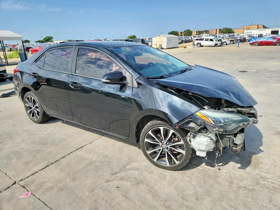 2017 TOYOTA COROLLA SE 4