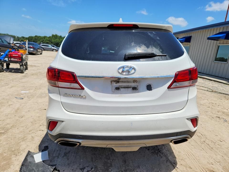 2017 HYUNDAI SANTA FE SE 6