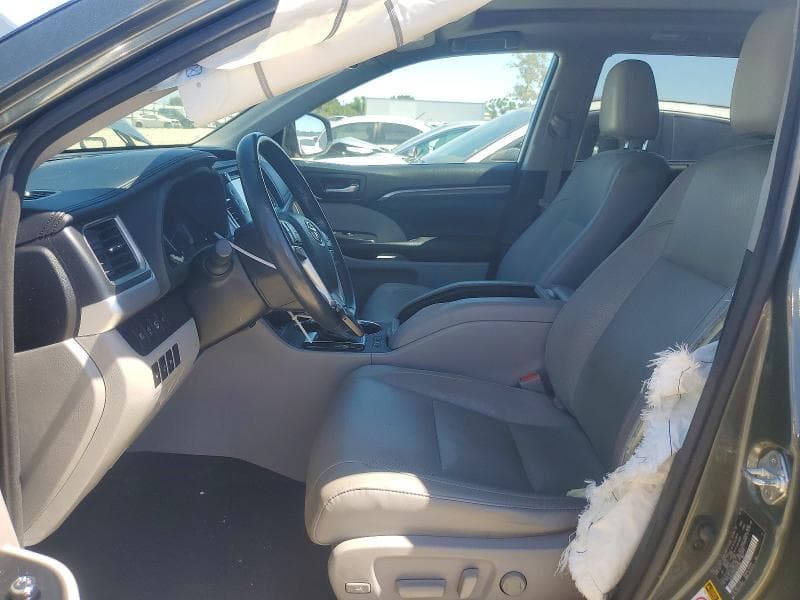 2018 TOYOTA HIGHLANDER 7
