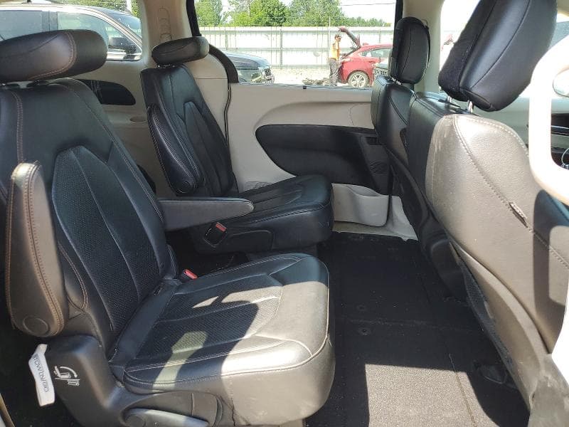 2019 CHRYSLER PACIFICA TOURING L 11