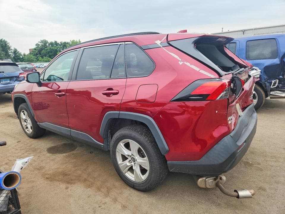 2021 TOYOTA RAV4 XLE 2