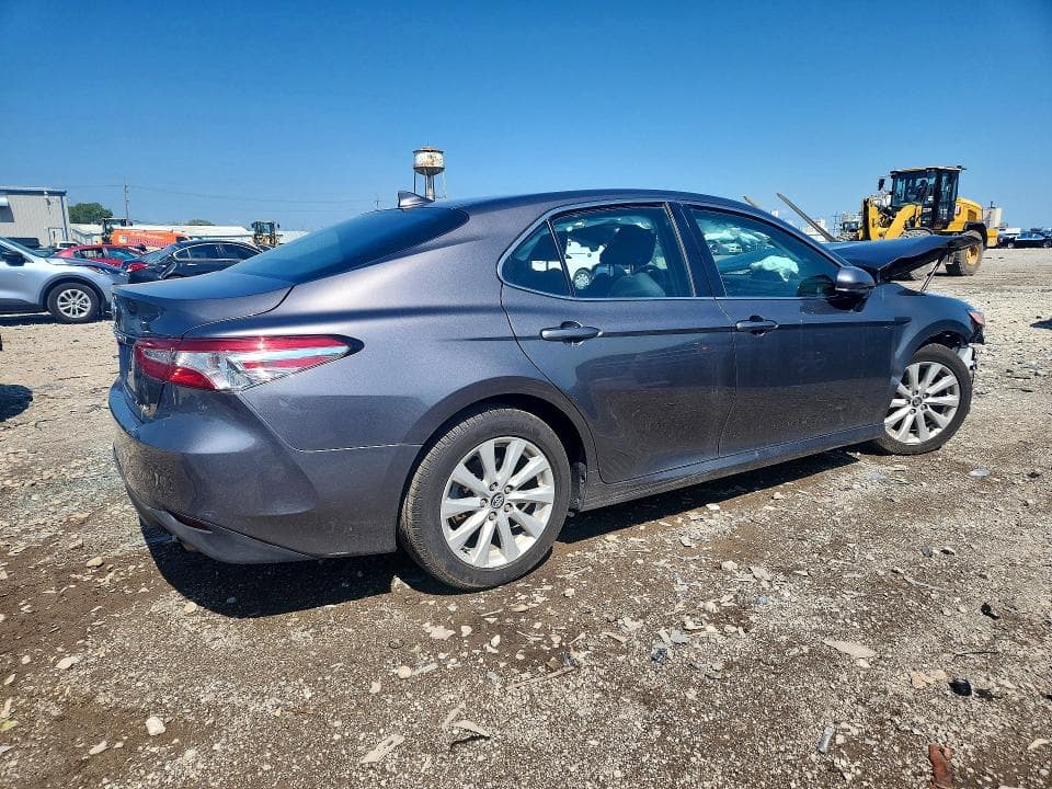 2020 TOYOTA CAMRY LE 3