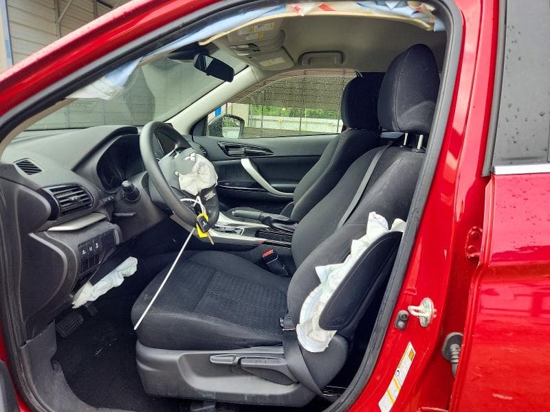 2023 MITSUBISHI ECLIPSE CROSS LE 7