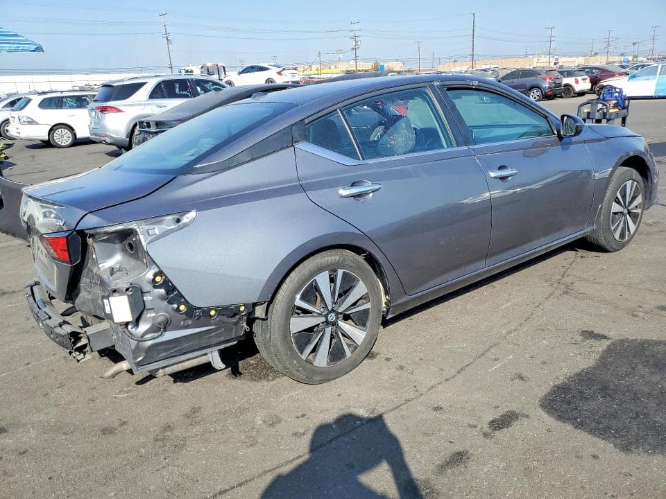 2021 NISSAN ALTIMA SV 3