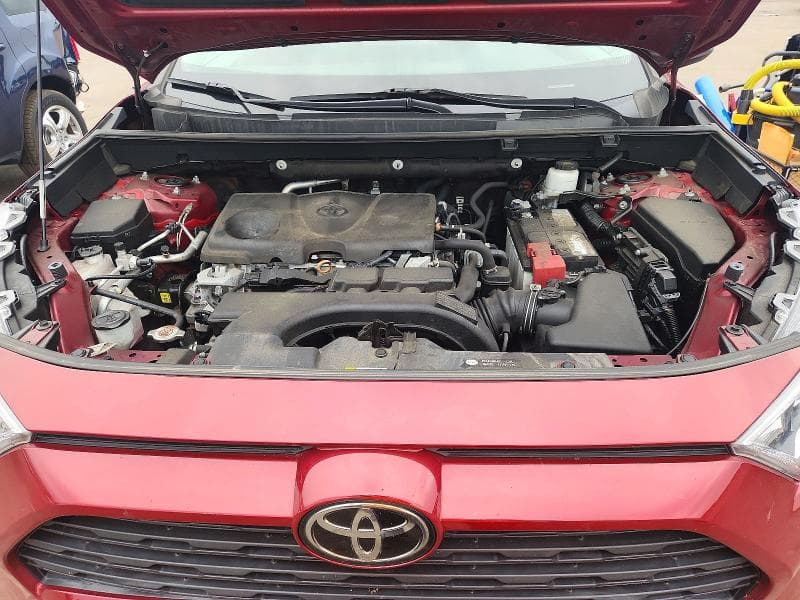 2021 TOYOTA RAV4 XLE 11