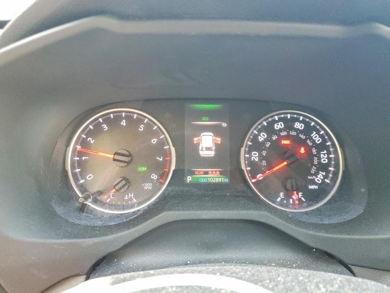 2019 TOYOTA RAV4 XLE 9
