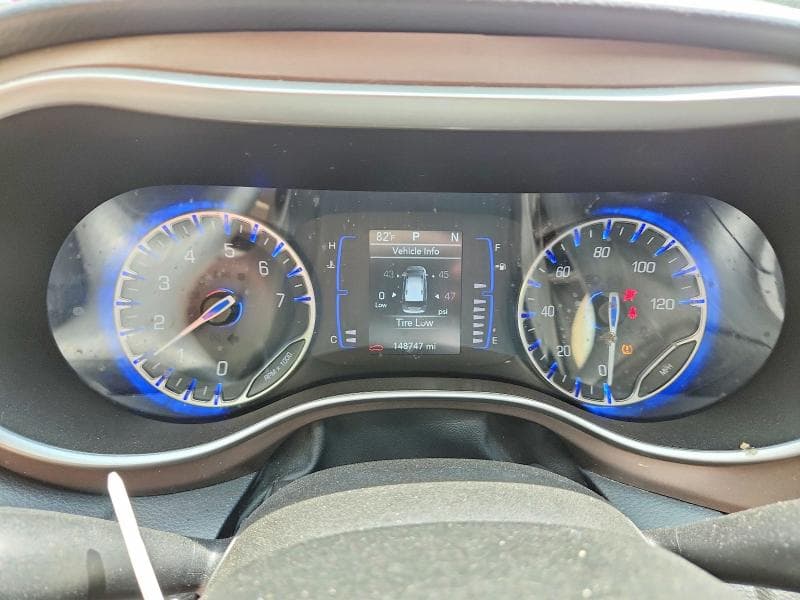 2023 CHRYSLER VOYAGER LX 9