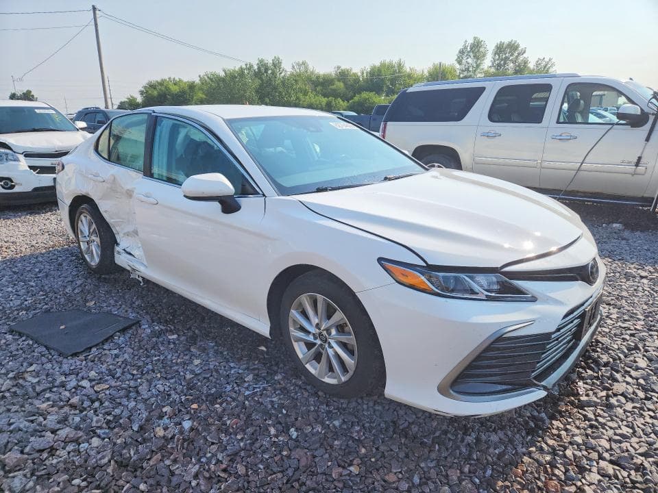 2023 TOYOTA CAMRY LE 4