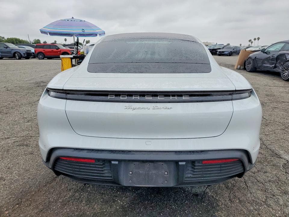 2020 PORSCHE TAYCAN 4S 6